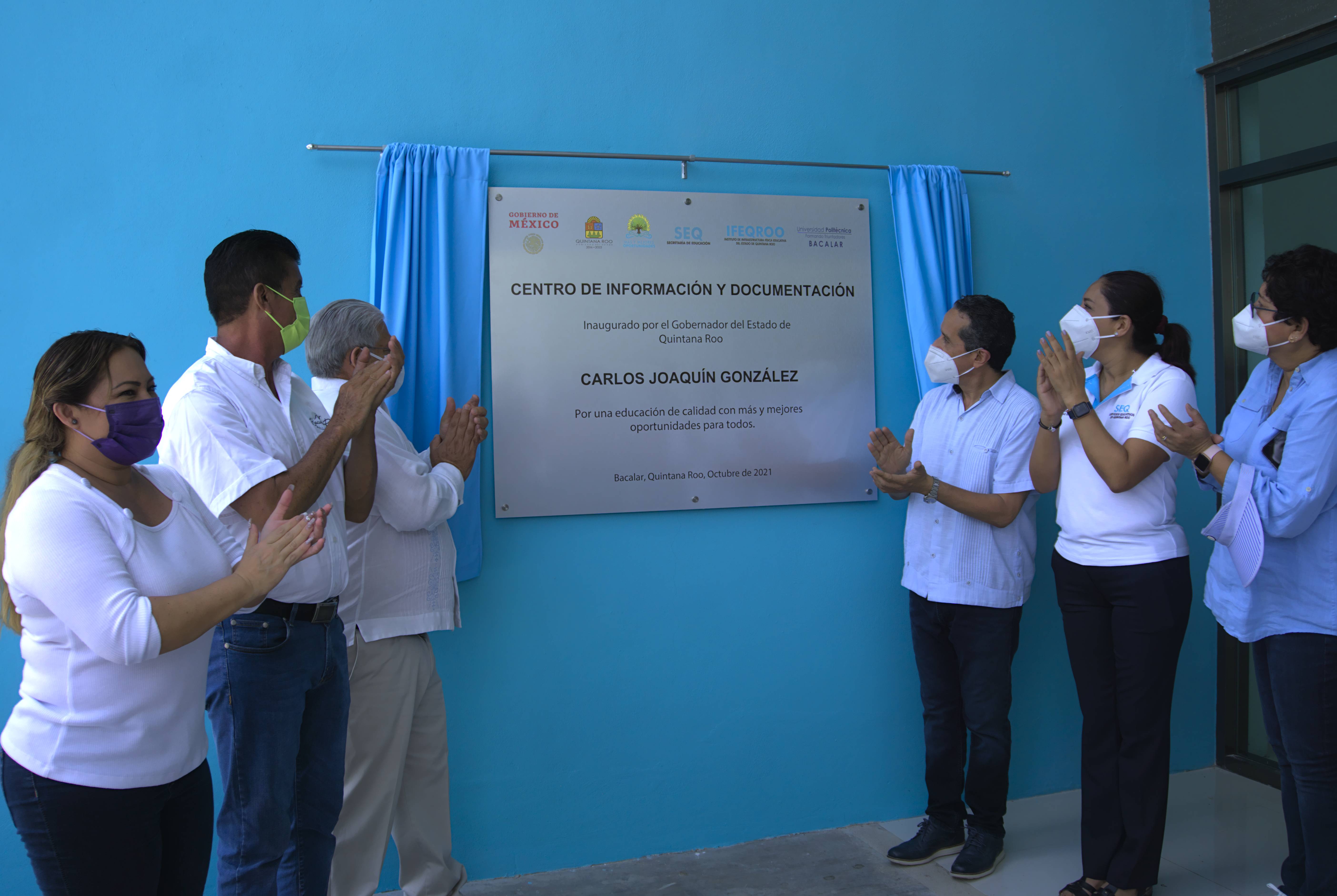Visita del Gobernador Carlos Joaquín