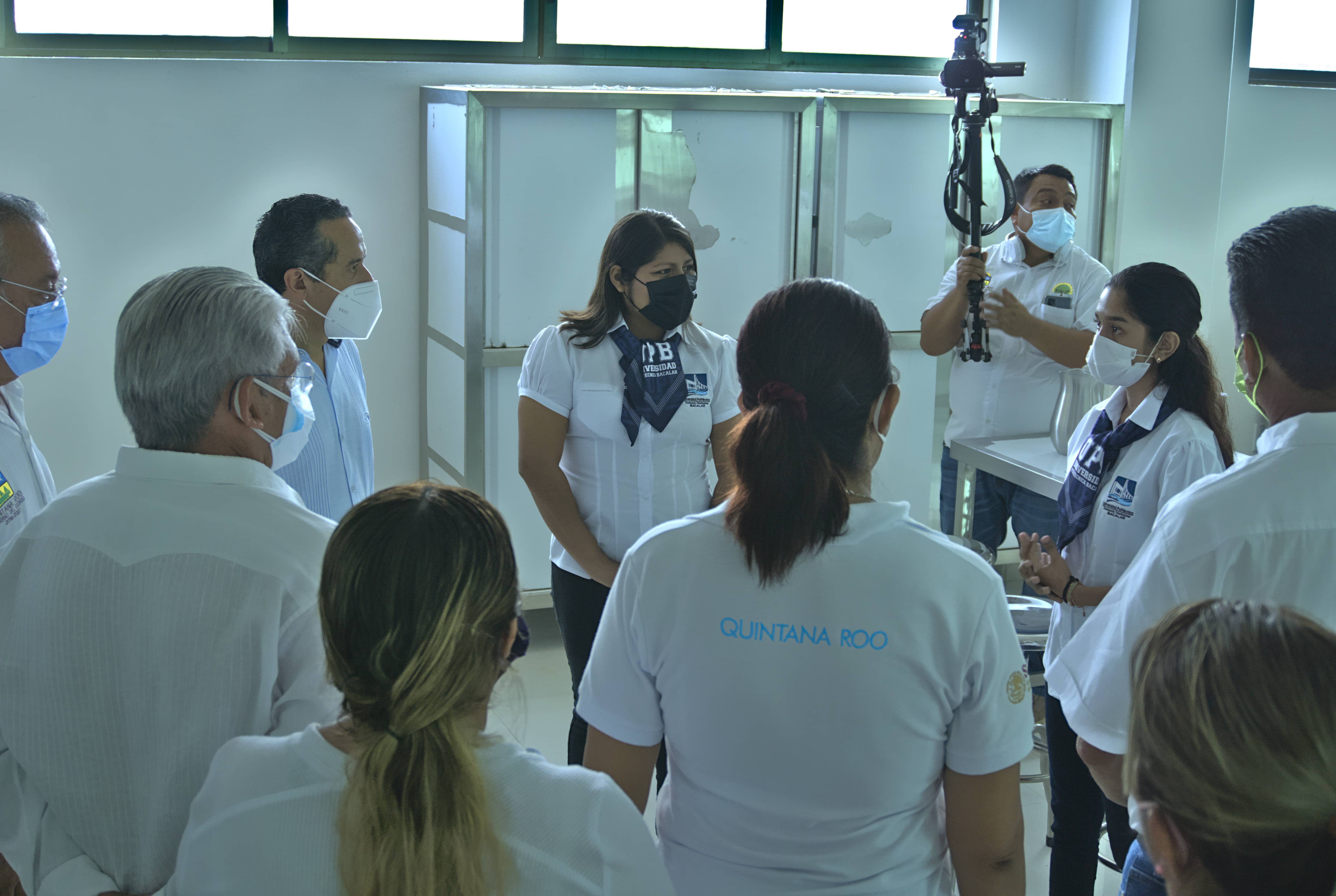Visita del Gobernador Carlos Joaquín