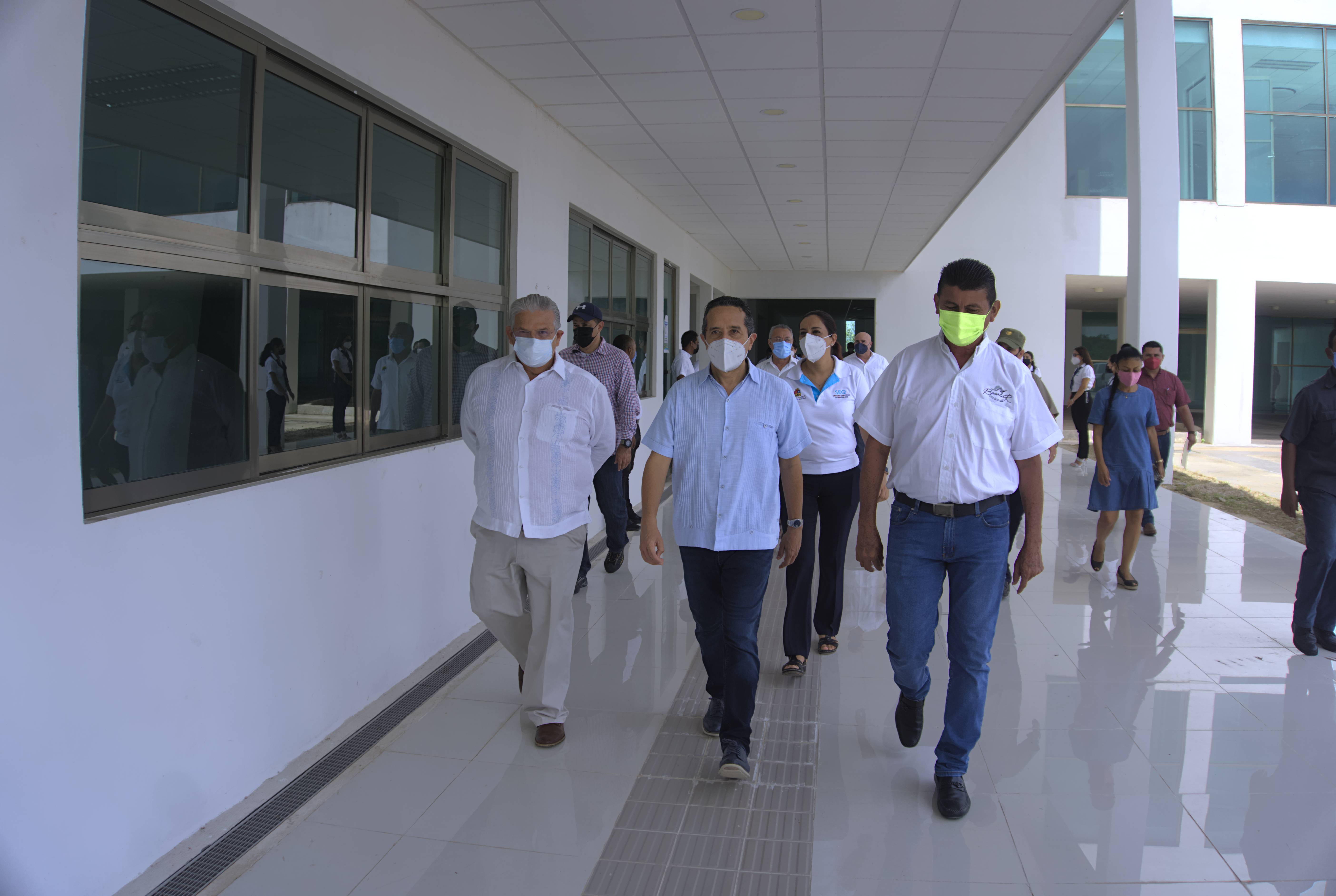 Visita del Gobernador Carlos Joaquín